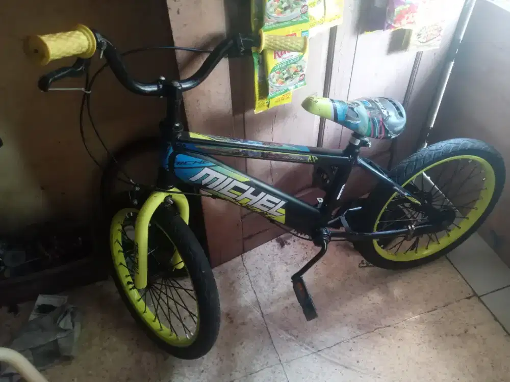 Sepeda anak ukrn 18in Normal