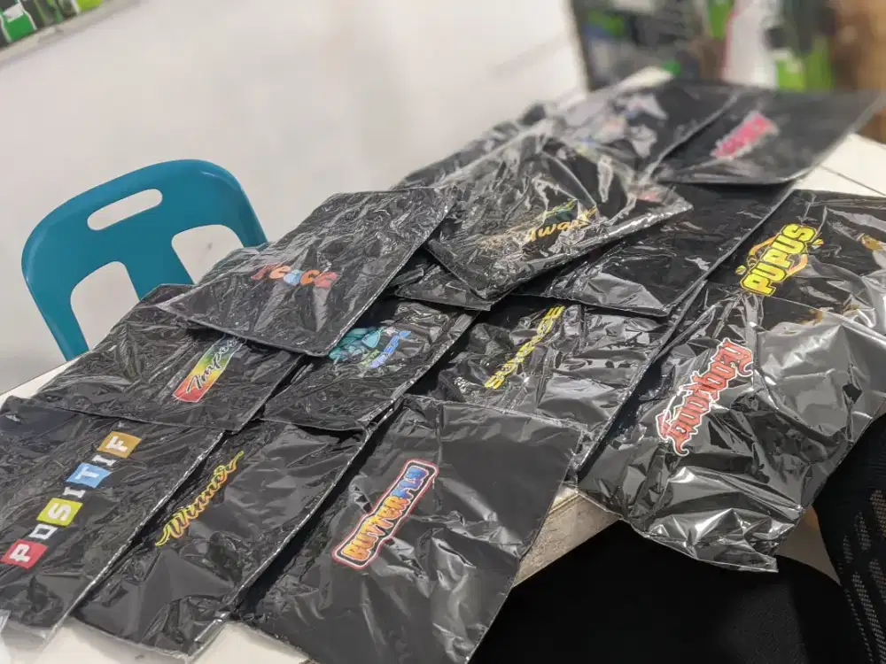 Baju Kaos Pria Wanita BARU Promo 25rb