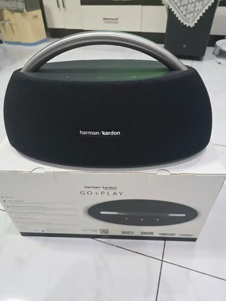 Speaker aktif merk Harman Kardon Go Play