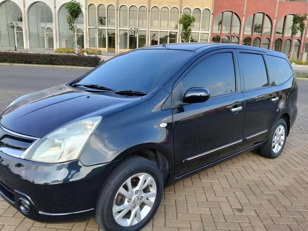 Nissan Livina 2011 Bensin