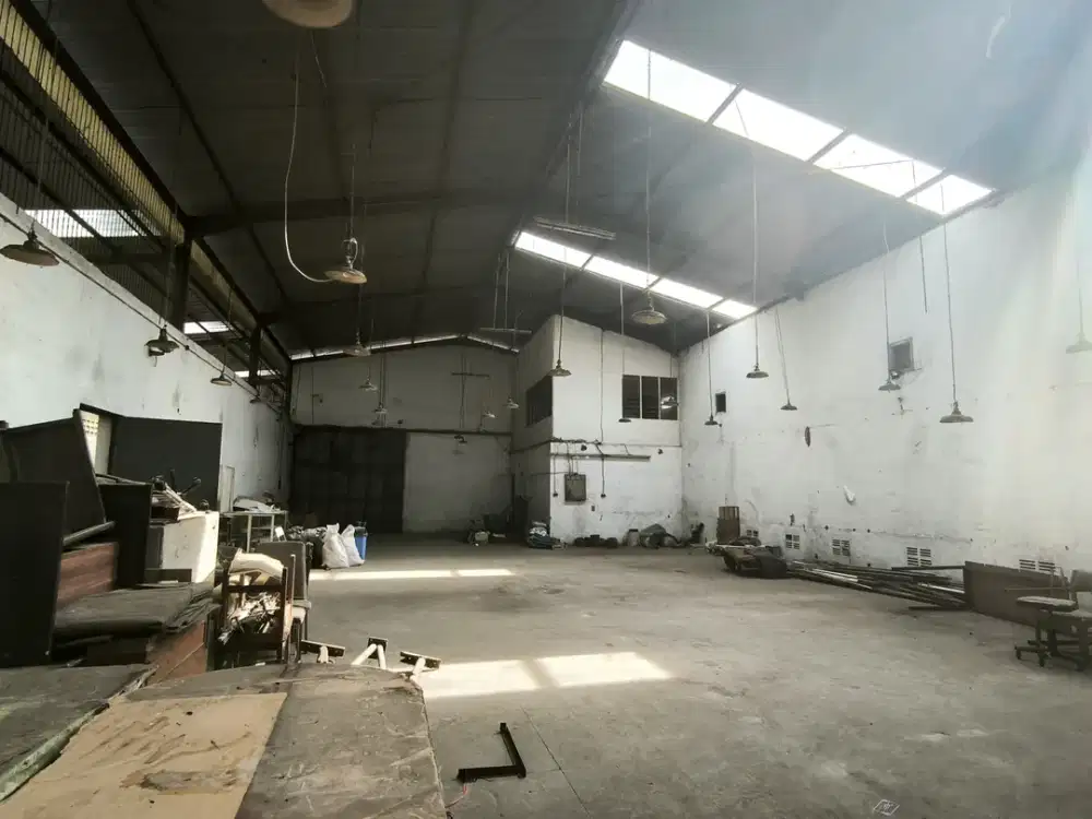 Gudang Strategis Sayap Nana Rohana Kota Bandung