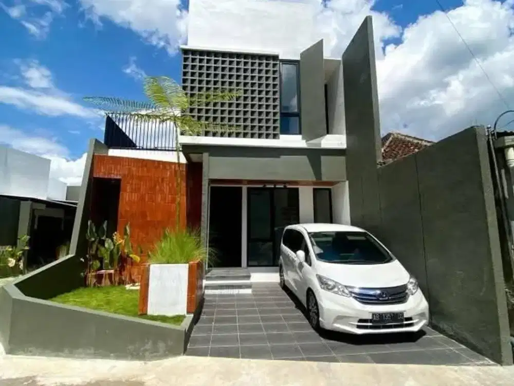 Rumah Modern Etnik Estetik dalam mini cluster dekat pusat Kerajinan Gerabah Kasongan Bantul.