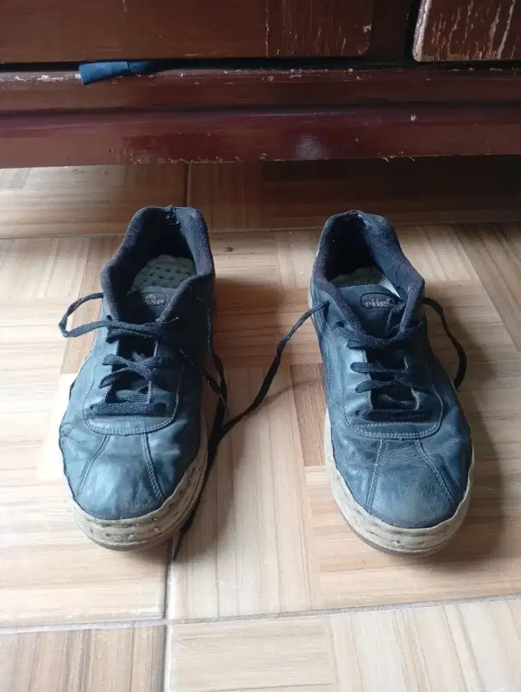 Sepatu Hitam Uk 40