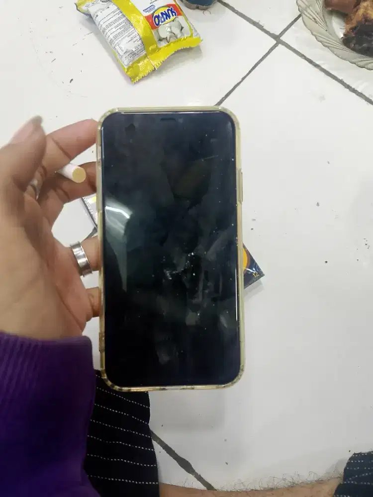 iPhone 11 nominus kondisi aman