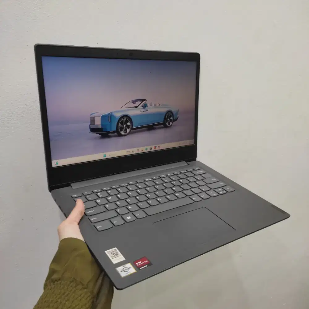 LENOVO V14-ADA AMD ATHLON GOLD 3150U RAM 4 GB SSD 512 GB