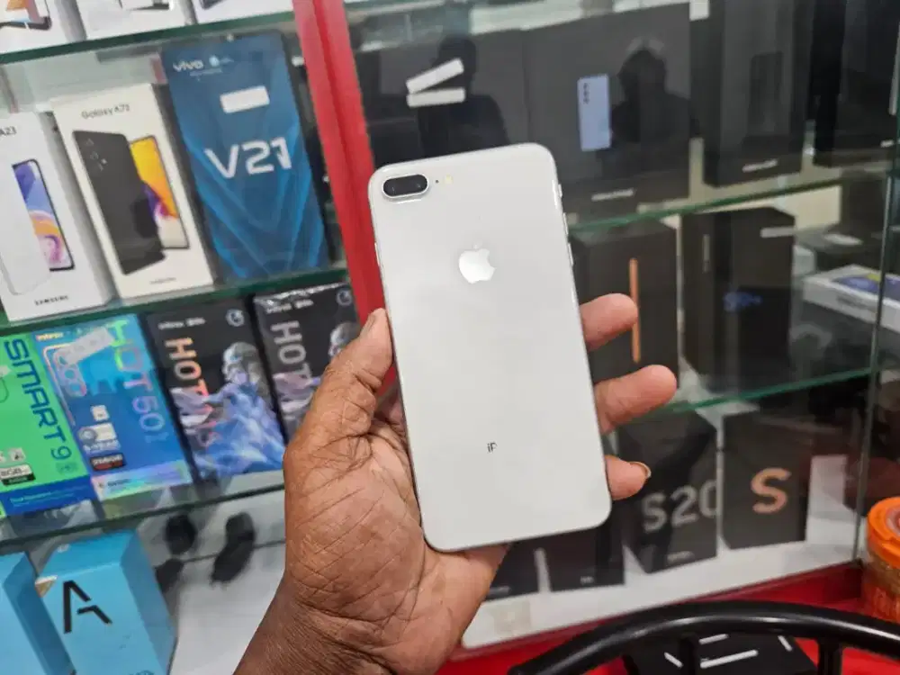 Iph 8+ 64gh permanen bh 100 mlus lengkap
