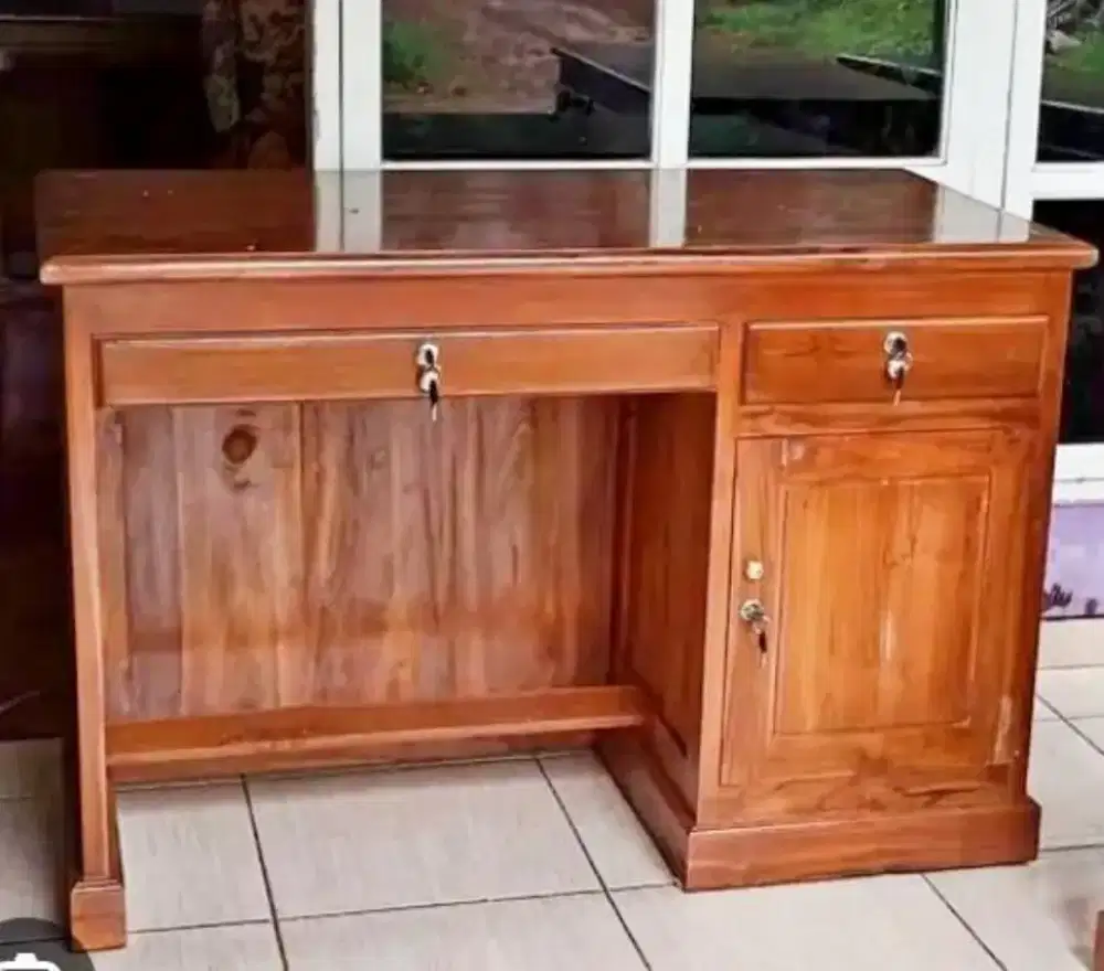 Meja kantor kayu jati