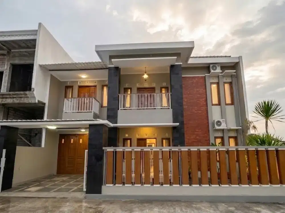 RUMAH MEWAH 2 LANTAI SEMI FURNISHED DI TAMANMARTANI, KALASAN SLEMAN