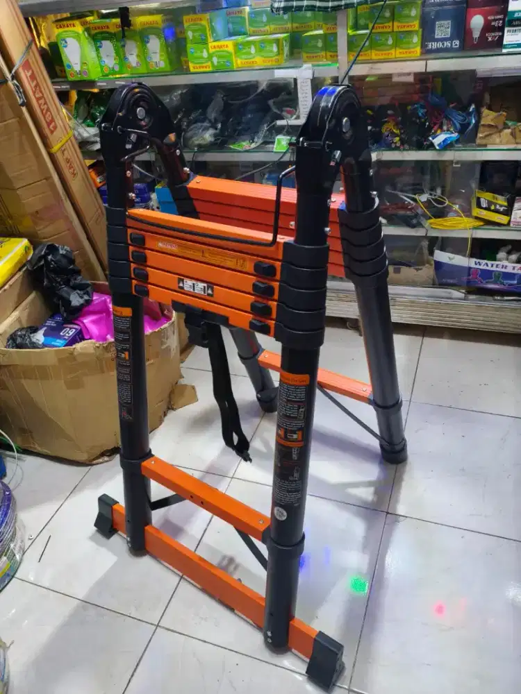 Tangga lipat teleskopik