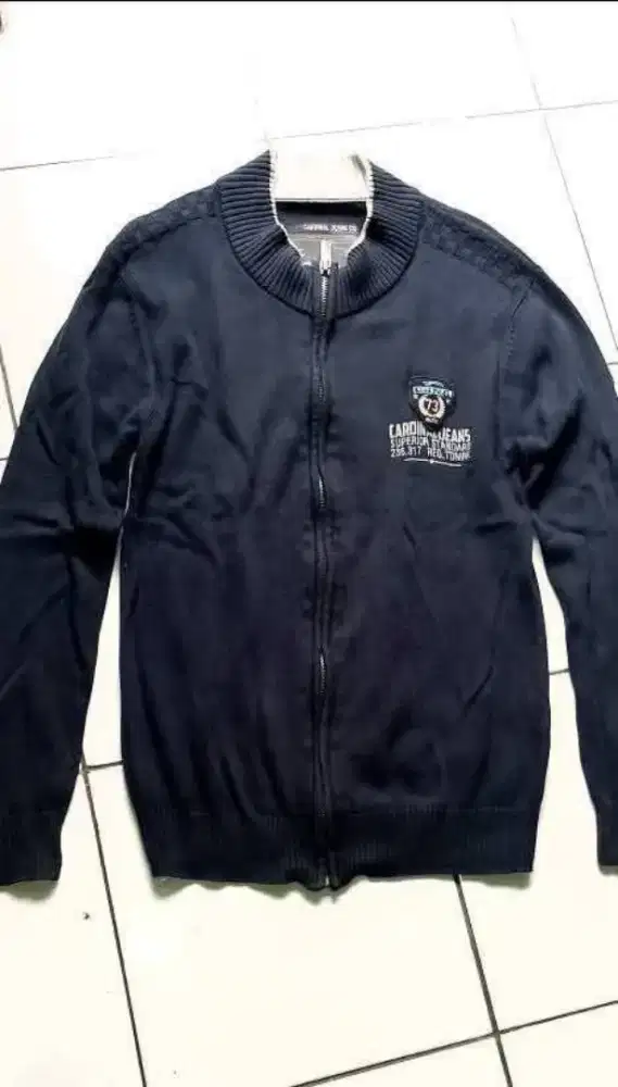 Bekas pemakaian pribadi Sweater dan cargo motif Cardinal