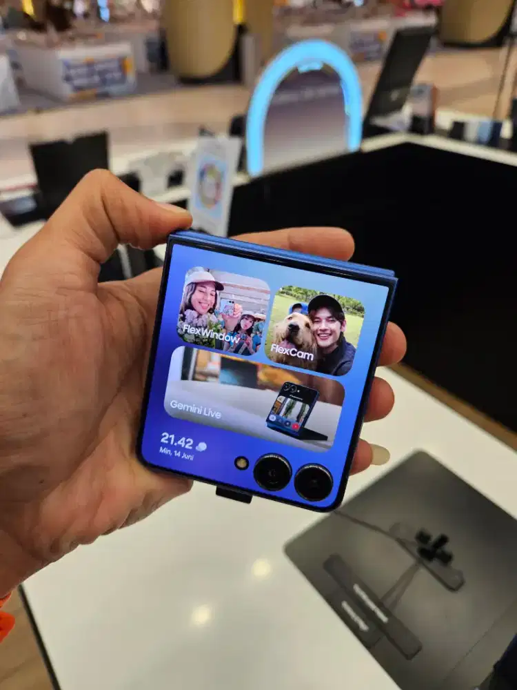 SAMSUNG Z FLIP7 BONUS SPEAKER PREMIUM DAN GIFT SENILAI 1,2 JUTA