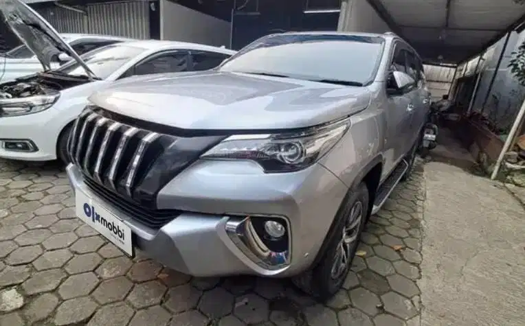 LOW DP Toyota Fortuner 2.7 4x2 SRZ Bensin-AT 2017 BKG
