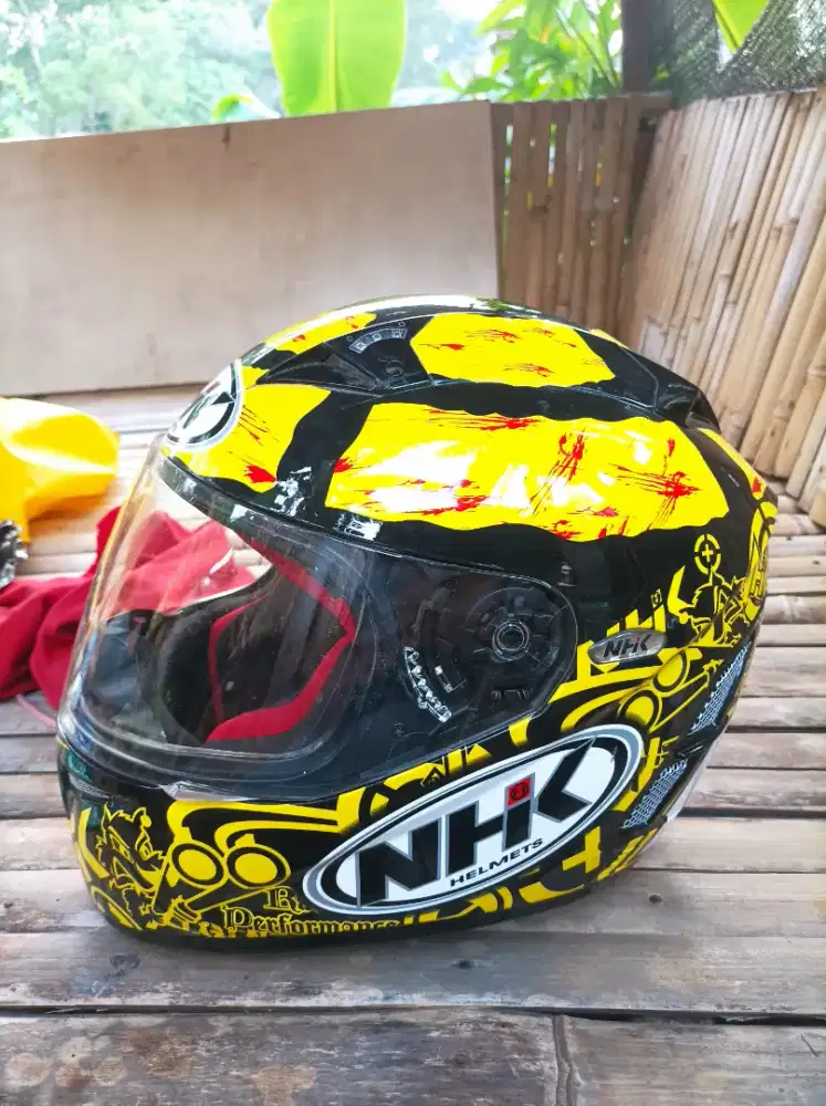 Helm NHK bekas pakai