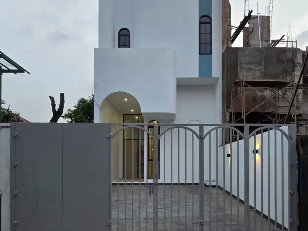 Rumah Baru 2 Lantai Desainya Cakep di Joglo Kreo