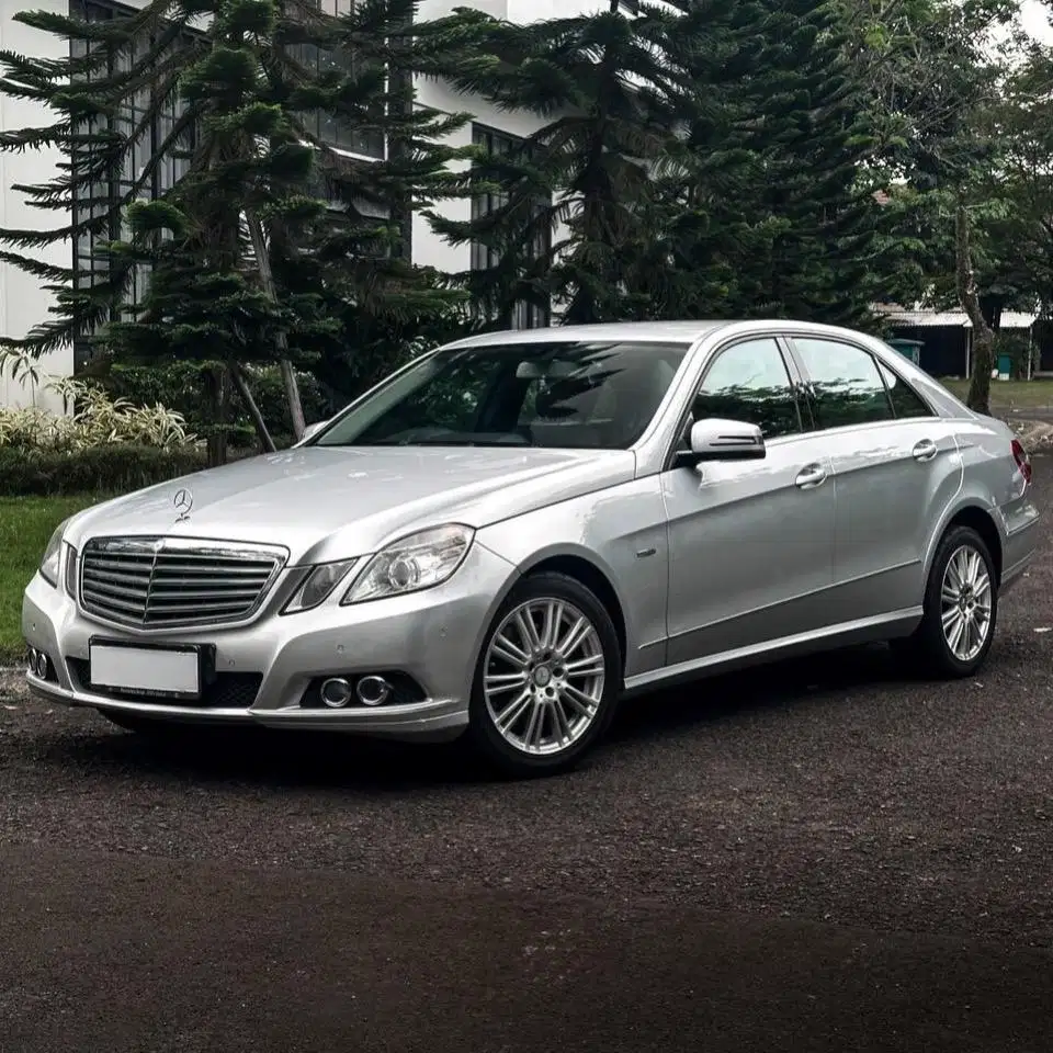 (CASH) Mercedes Benz E250 Elegance W212 2011