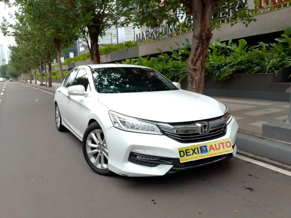 (KM50000) HONDA ACCORD VTI-L 2018 NIK 2017 ISTIMEWA KM RENDAH