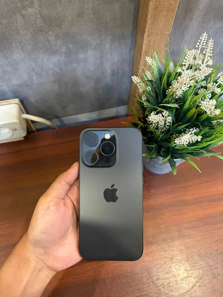 iPhone 15 Pro 128GB Black BH 81% iBox Lengkap Ori