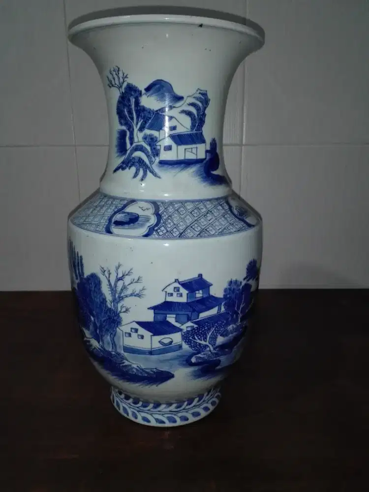 Guci China Kuno Hitam Putih Indah Langka.