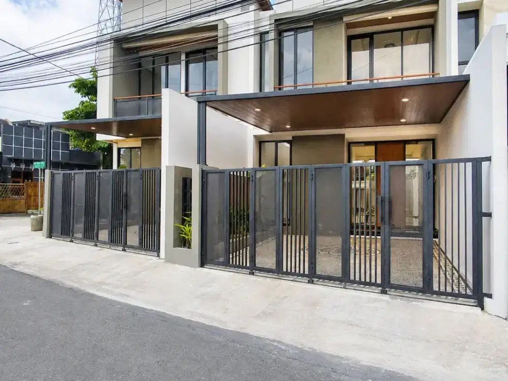 RUMAH 2 LANTAI KONTEMPORER MODERN SIAP HUNI DI JALAN KALIURANG KM 13 DEKAT UII