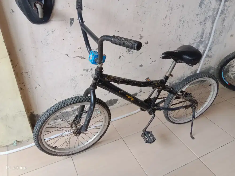 Dijual sepeda BMX bekas ukuran 20