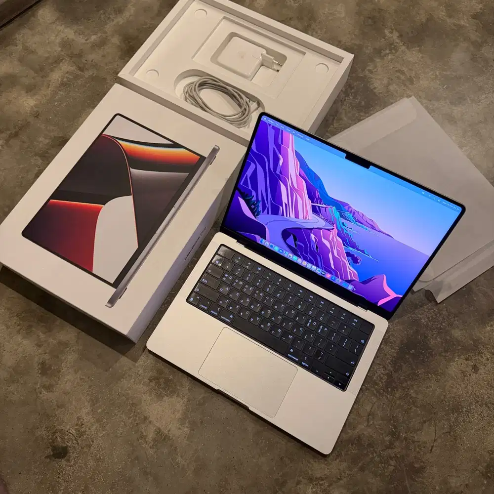 Macbook M2 Pro 14 inch 16/512 Silver BH 97 Mulus Fullset Masih Garansi