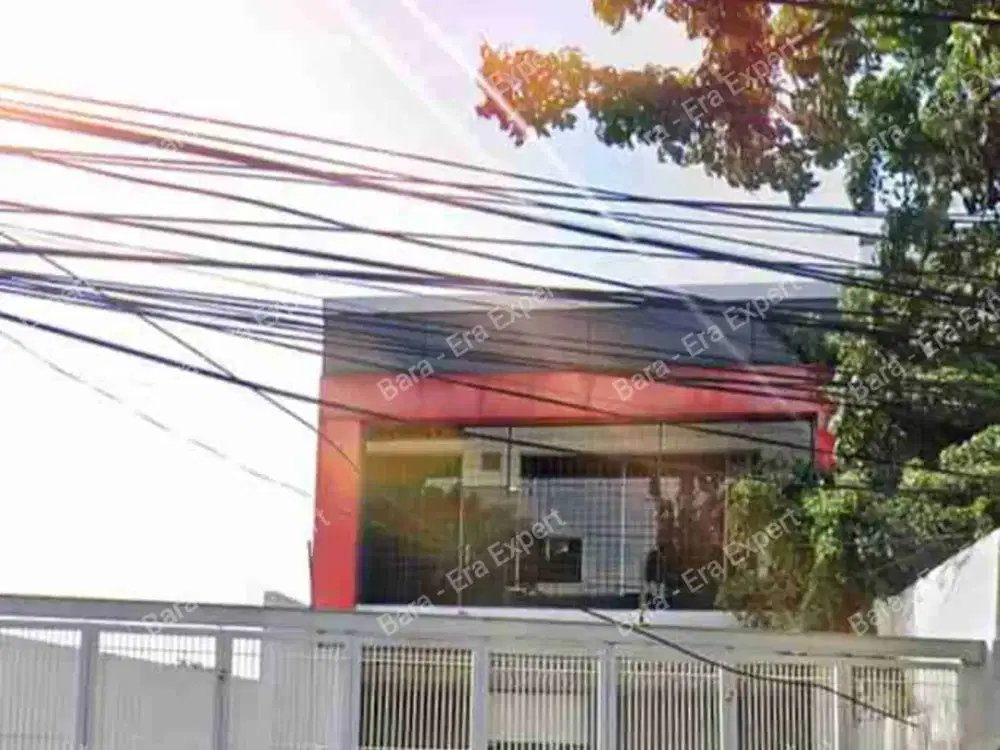 Disewakan ruko di pinggir jalan raya Pramuka, jakarta pusat. Cocok untuk cafe,toko dan kantor. Dengan parkiran pribadi dan Pagar. Jarang ada!!