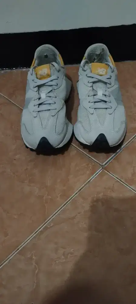 2 pasang sepatu, New balance &fitflop,