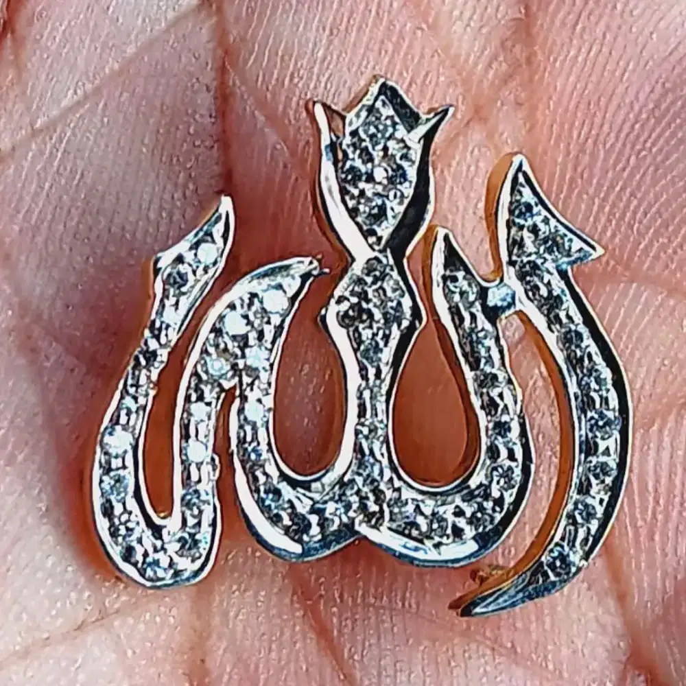 Perhiasan Bros Emas bertahta Berlian Laval ALLAH