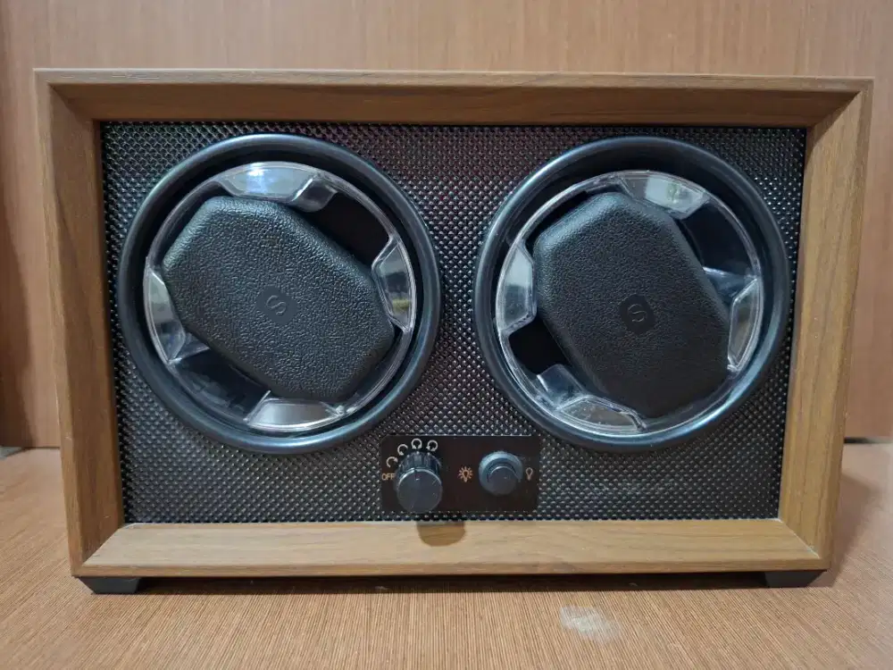 Watch winder automatic/pemutar jam tangan otomatis