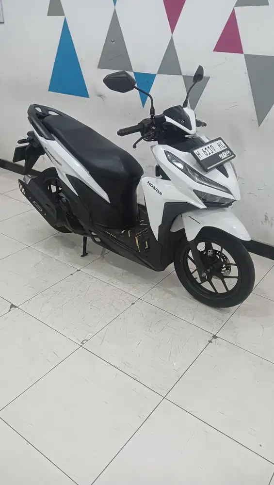 Honda New Vario 125 CBS ISS Albino 2020 Dp.1 jt