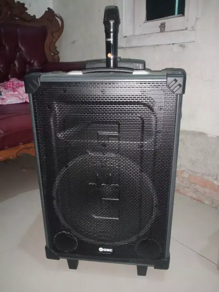speaker bluetooth GMC 883M
