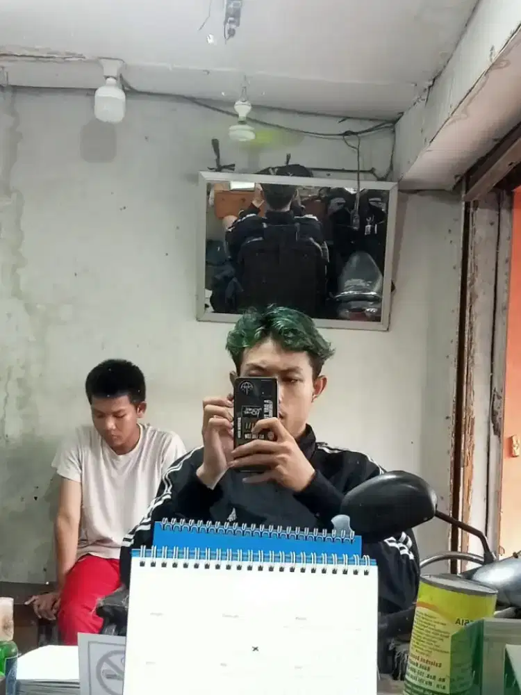 mencari pekerjaan apa saja