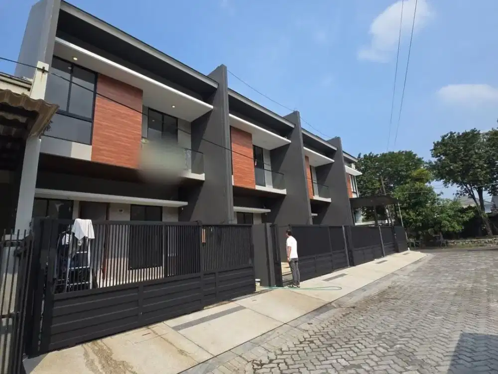 Panjang Jiwo Rumah Baru dekat Jemursari