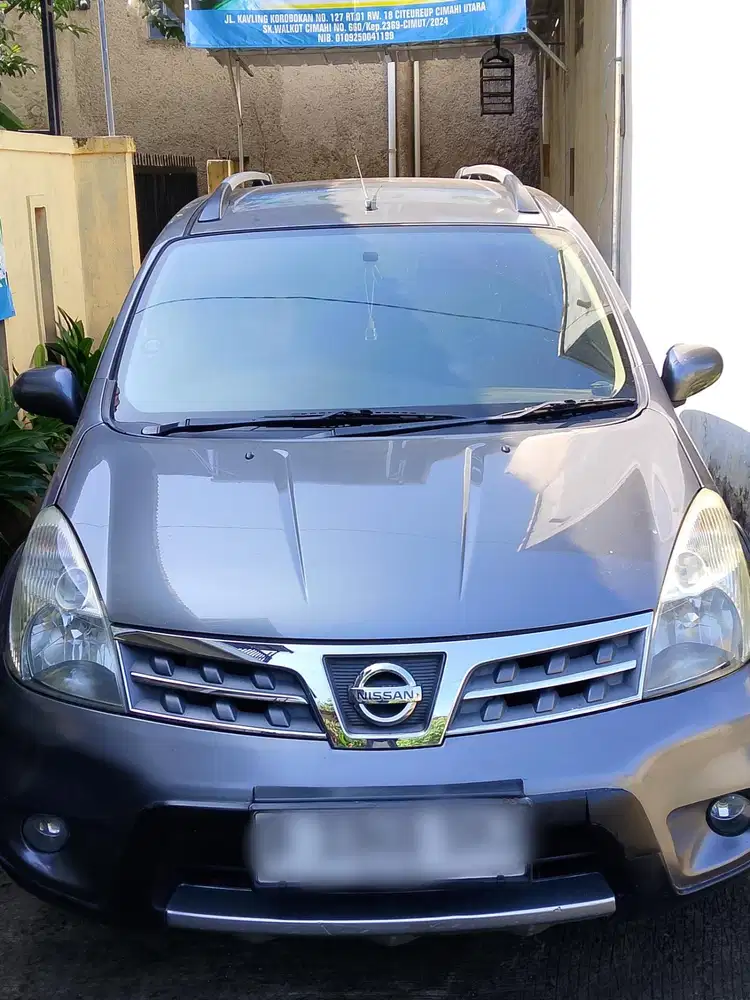 Nissan Livina 2010 Bensin