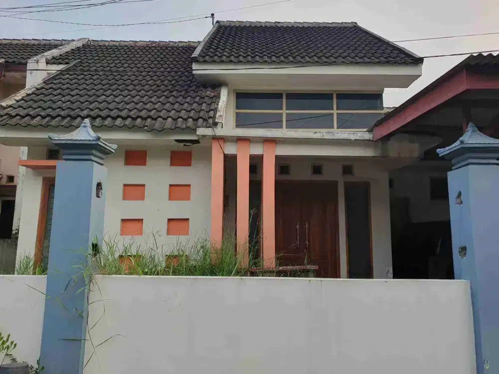 jual cepat rumah siap huni lokasi strategis  3 menit keterminal Jombang
