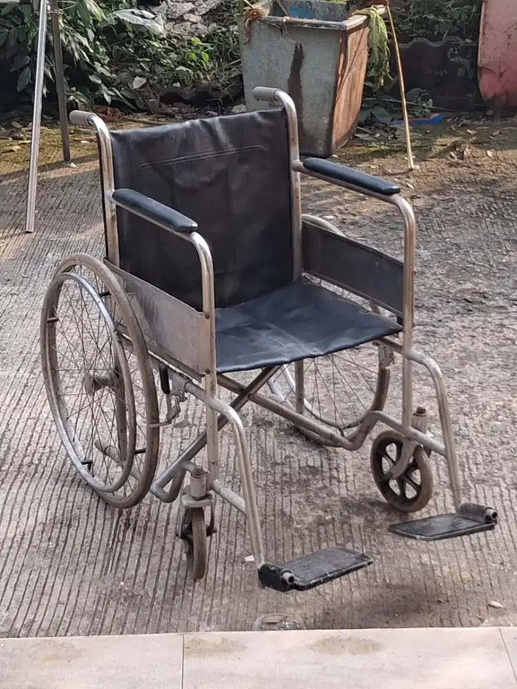 Kursi roda murah msh layak pakai
