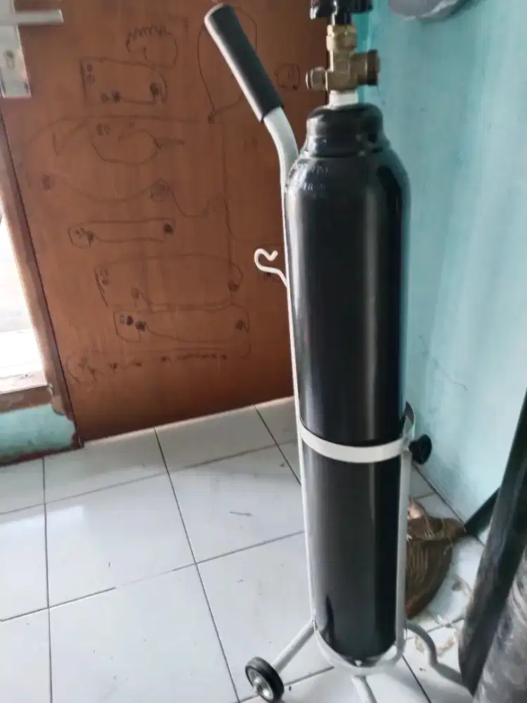 Jual tabung oksigen ukuran besar kondisi mulus