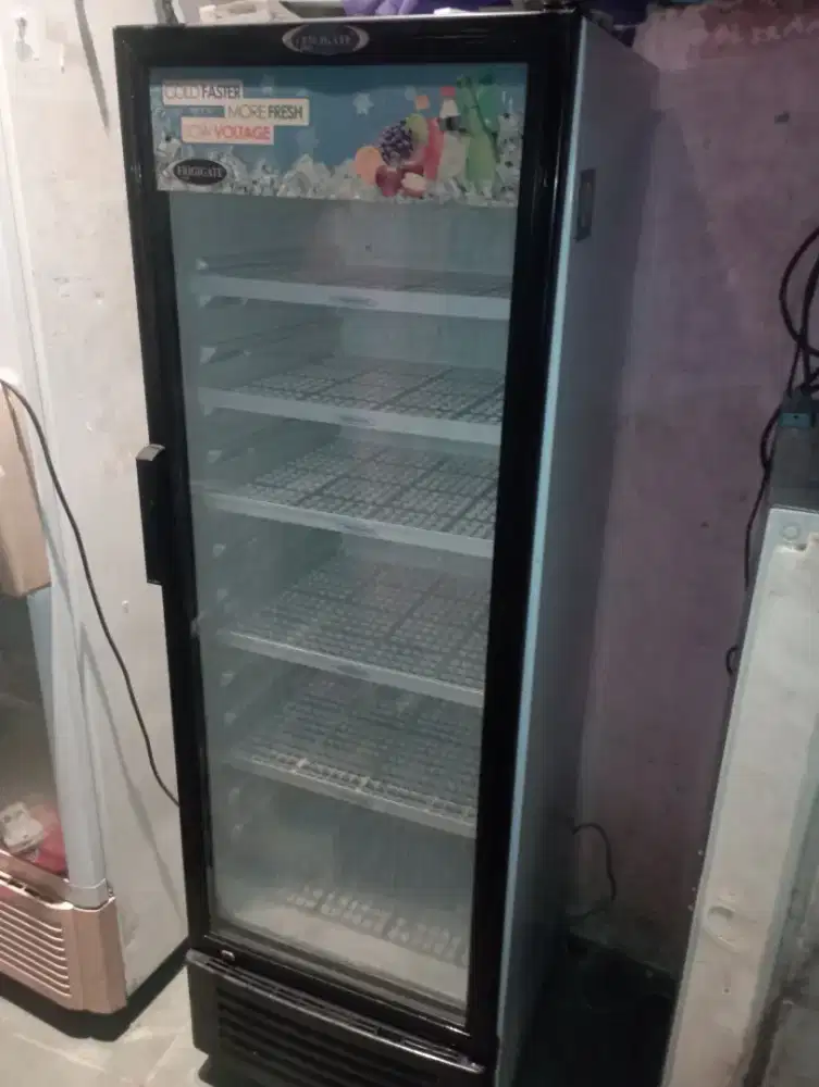 Showcase merek fregigati normal dingin minat wa