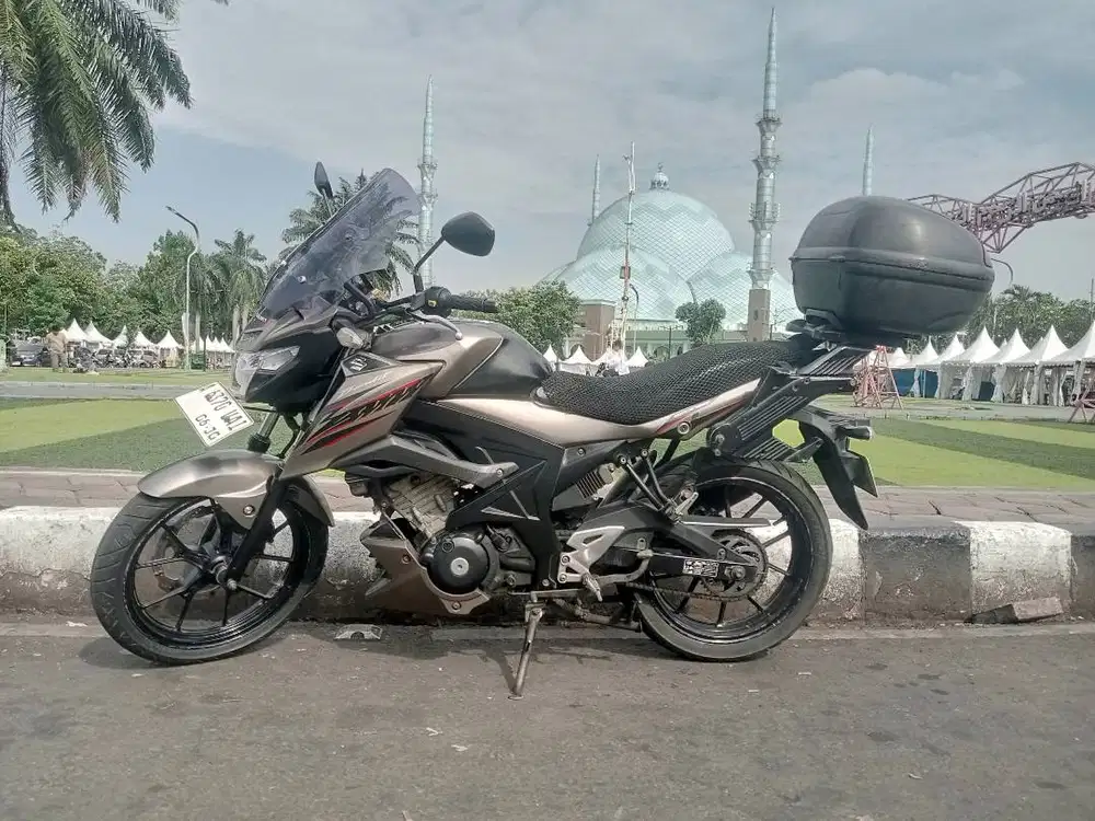 Dijual Suzuki gsx bandit THN 2018 pemakaian th 2020