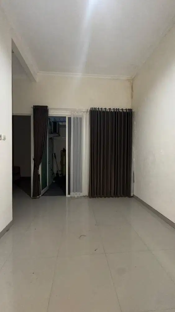 Dikontrakkan rumah di safira garden, semi furnish