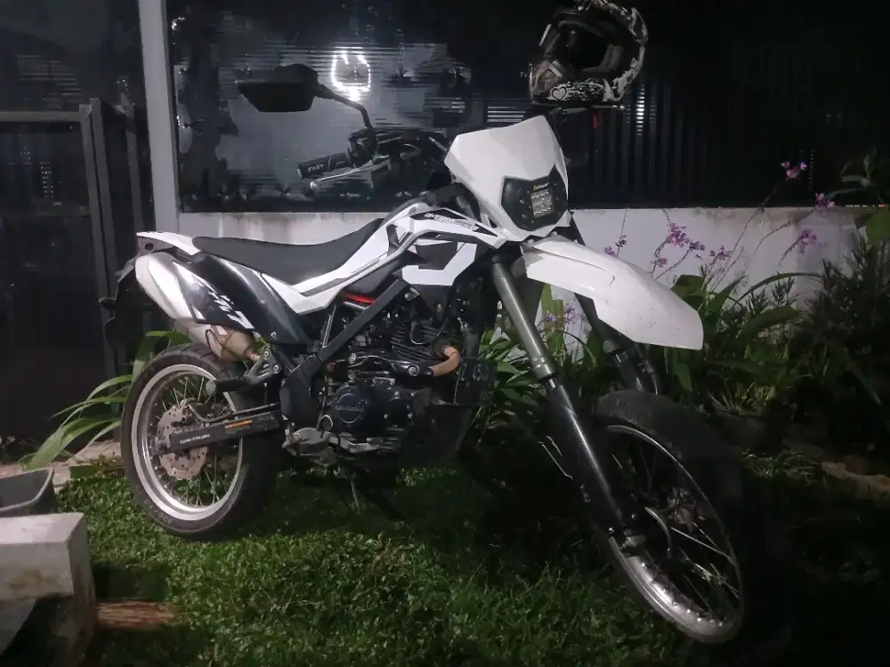 Kawasaki D-Tracker 2017