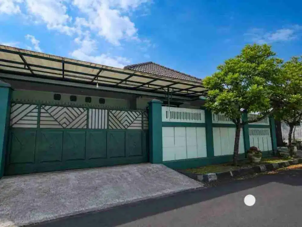 Rumah Bagus Hook Luas Dekat Pakuwon Mall Solo