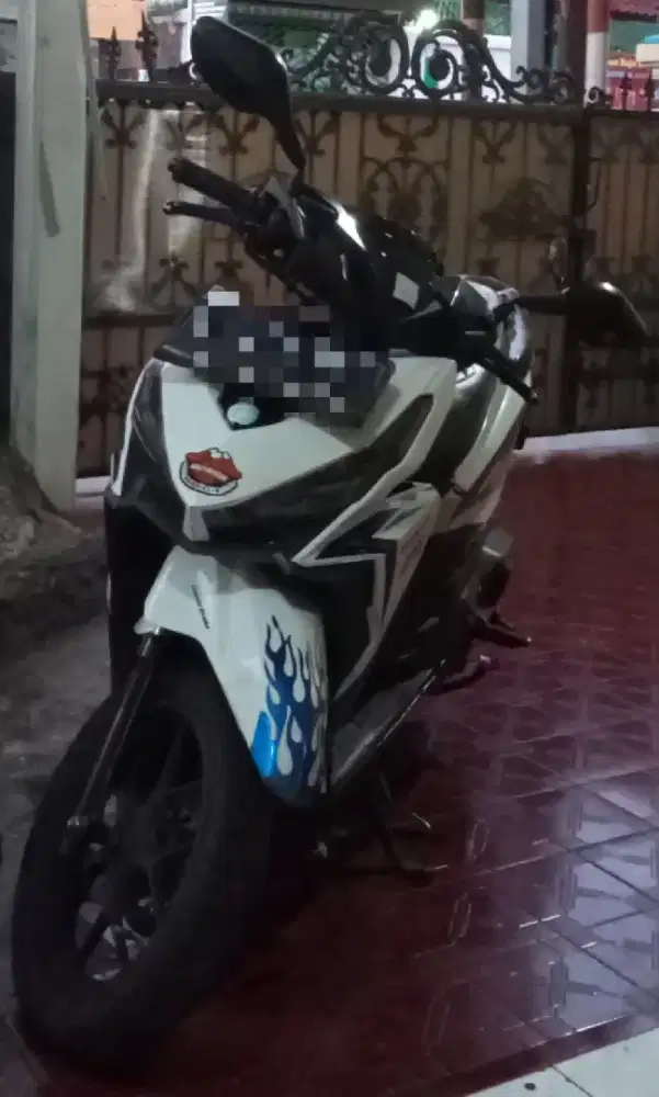 Vario CBS FI Injeksi 125 LED Old Th 2016 Putih list Biru