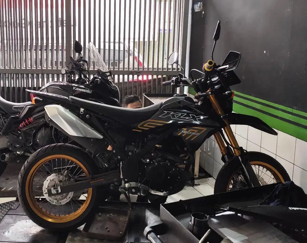 Jual Kawasaki KLX SM SE 2025bulan september