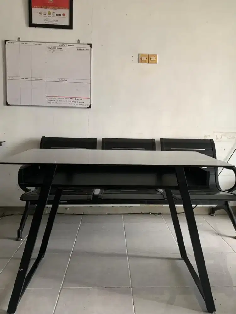 Dijual meja kantor informa bekas