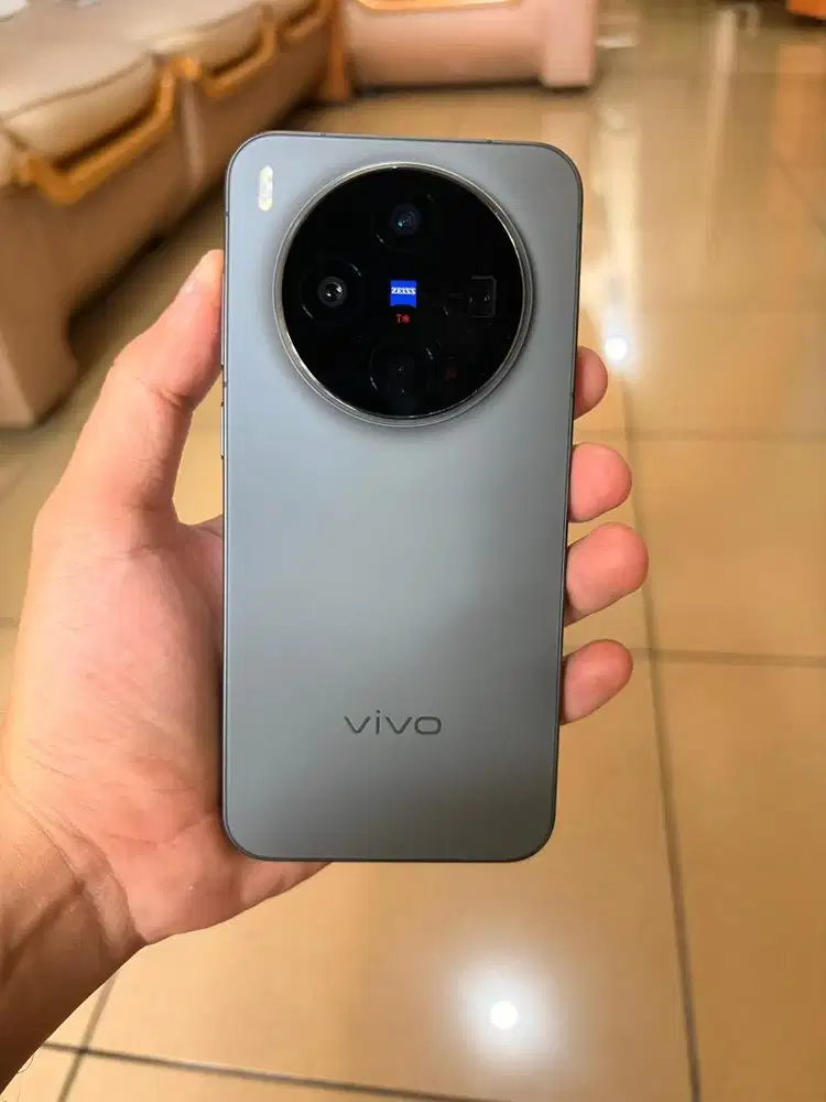Vivo X300 12/256GB ZEISS (HITAM)