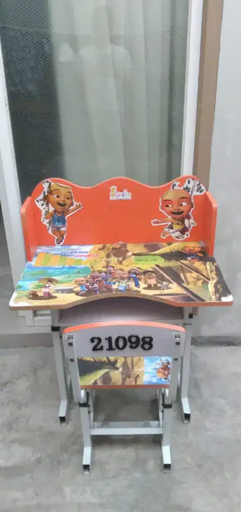 DIJUAL SATU SET MEJA BELAJAR ANAK UPIN IPIN