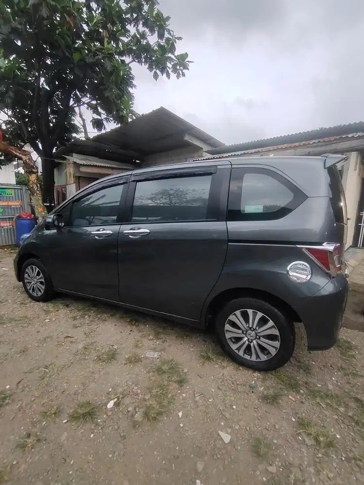 Honda Freed 2012 Bensin