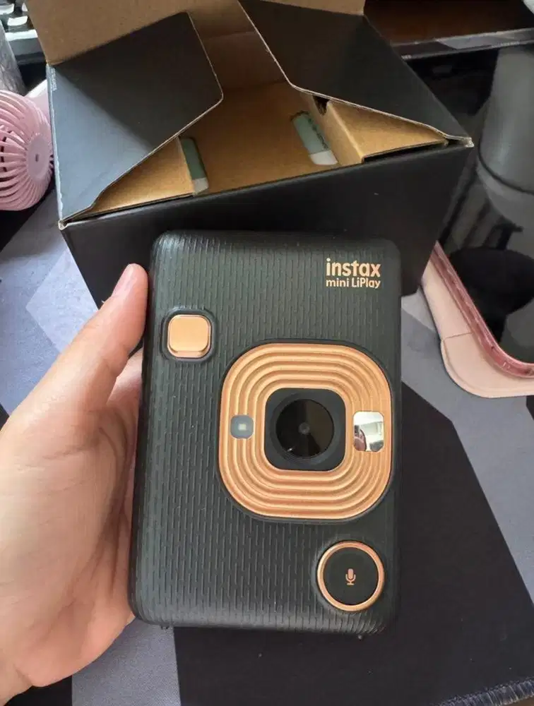 FUJIFILM INSTAX LIPLAY