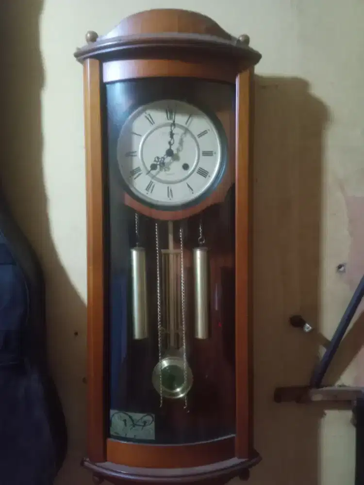 Jam dinding Welington